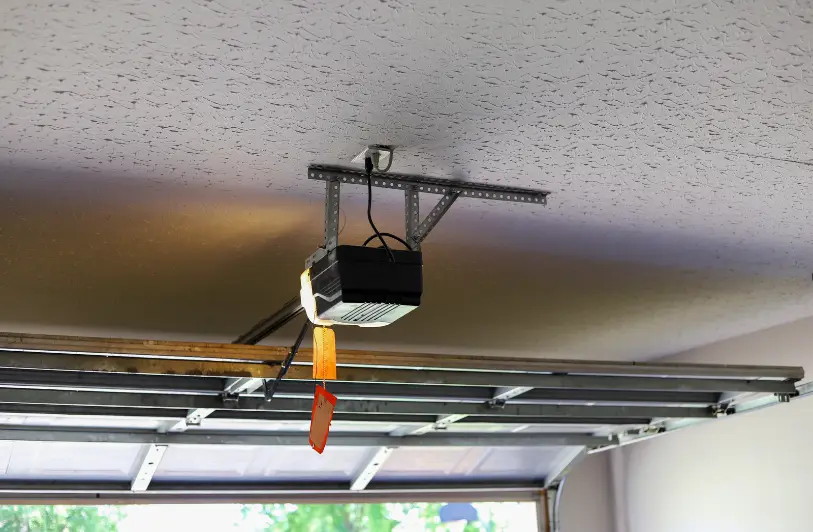 picture of a garage door opener
